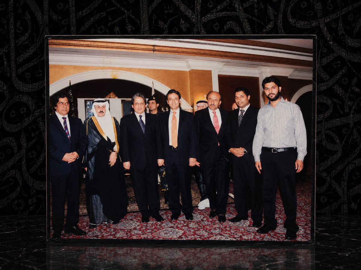 Governor Dr. Ishrat-ul-Ebad & Ministers with Hujjaj Travel